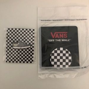 Vans pin & pop socket